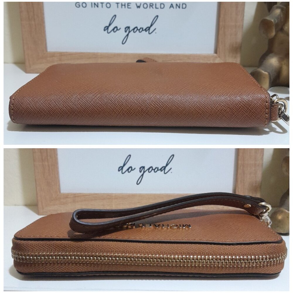 Michael Kors Brown Leather Gold Logo Hardware Minimalist Fall All Season Wallet - Picture 8 of 8